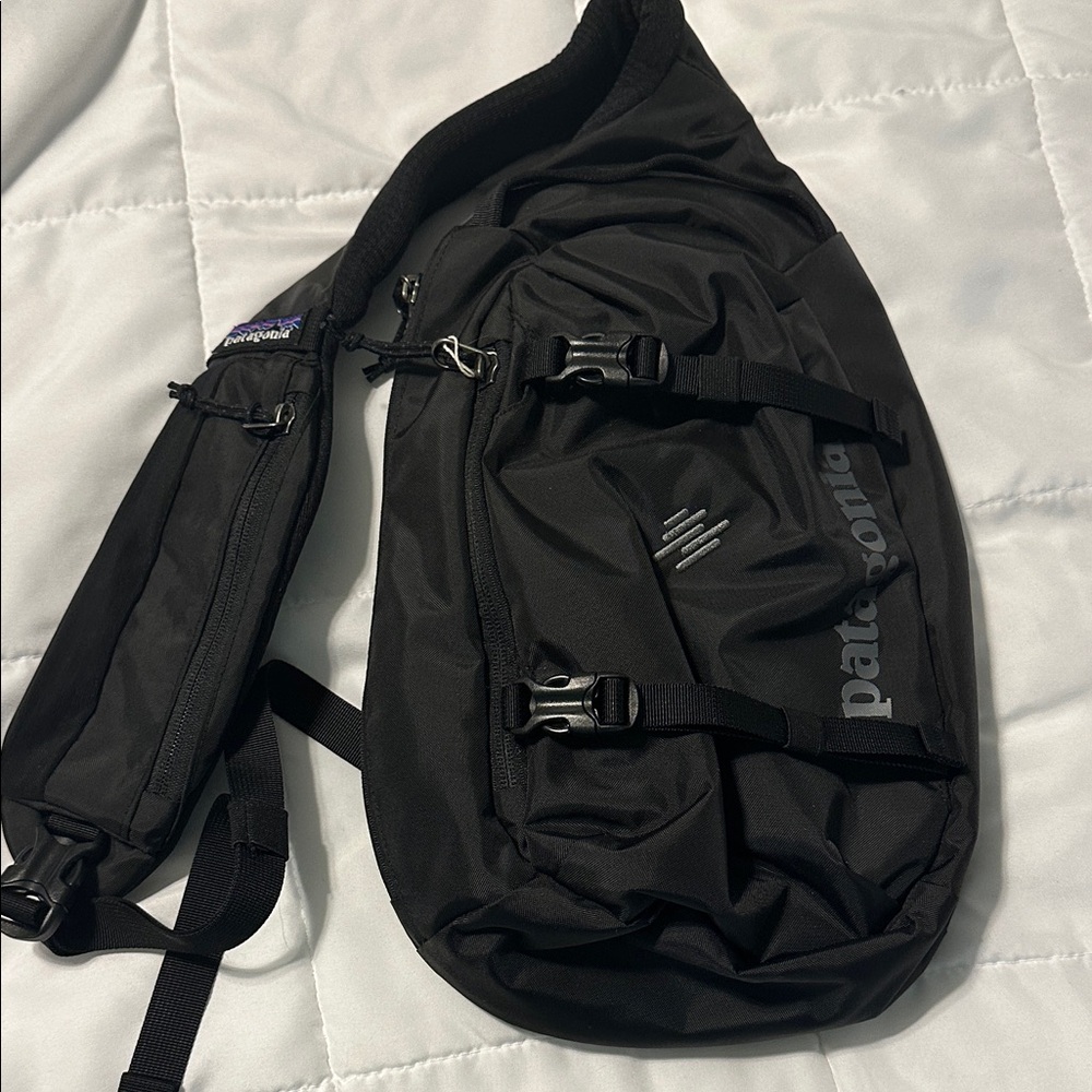 Patagonia - Brand New No Tags - Black Belt Over Shoulder Bag